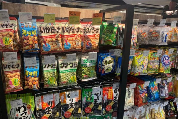 万品休闲食品加盟投资费用多少钱-最低9.6万起全程支持直到开店成功